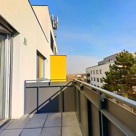 Air-Conditioned 2 Room Apartment, With Terrace, Rovinka, 302 Kültér fotó