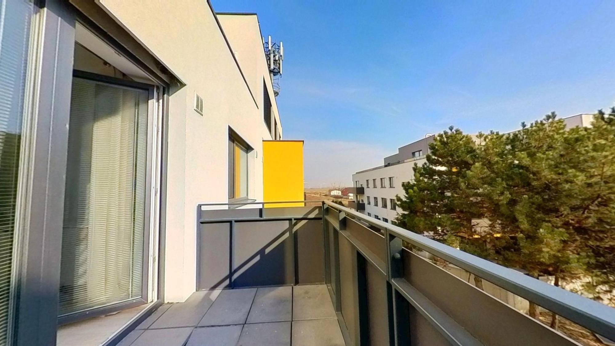 Air-Conditioned 2 Room Apartment, With Terrace, Rovinka, 302 Kültér fotó
