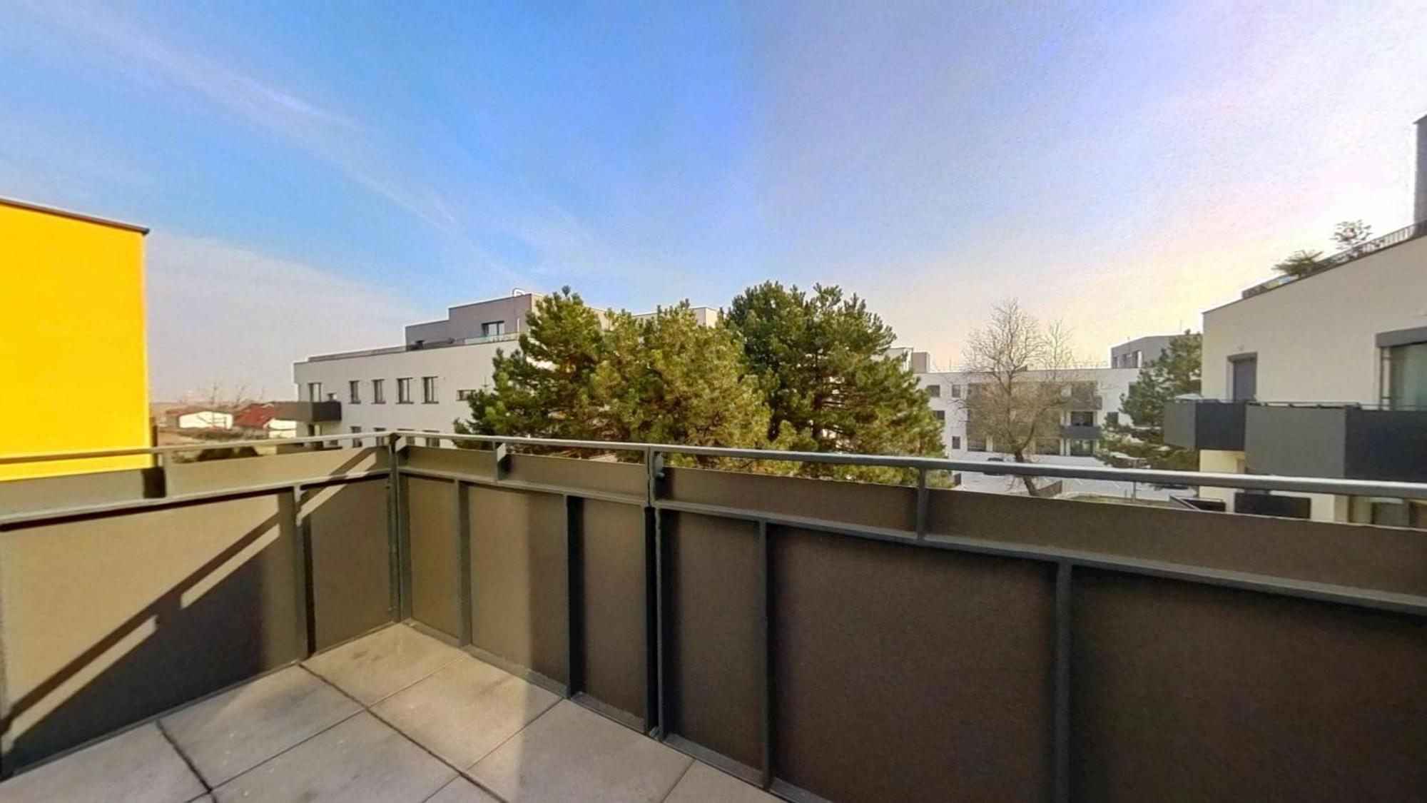 Air-Conditioned 2 Room Apartment, With Terrace, Rovinka, 302 Kültér fotó