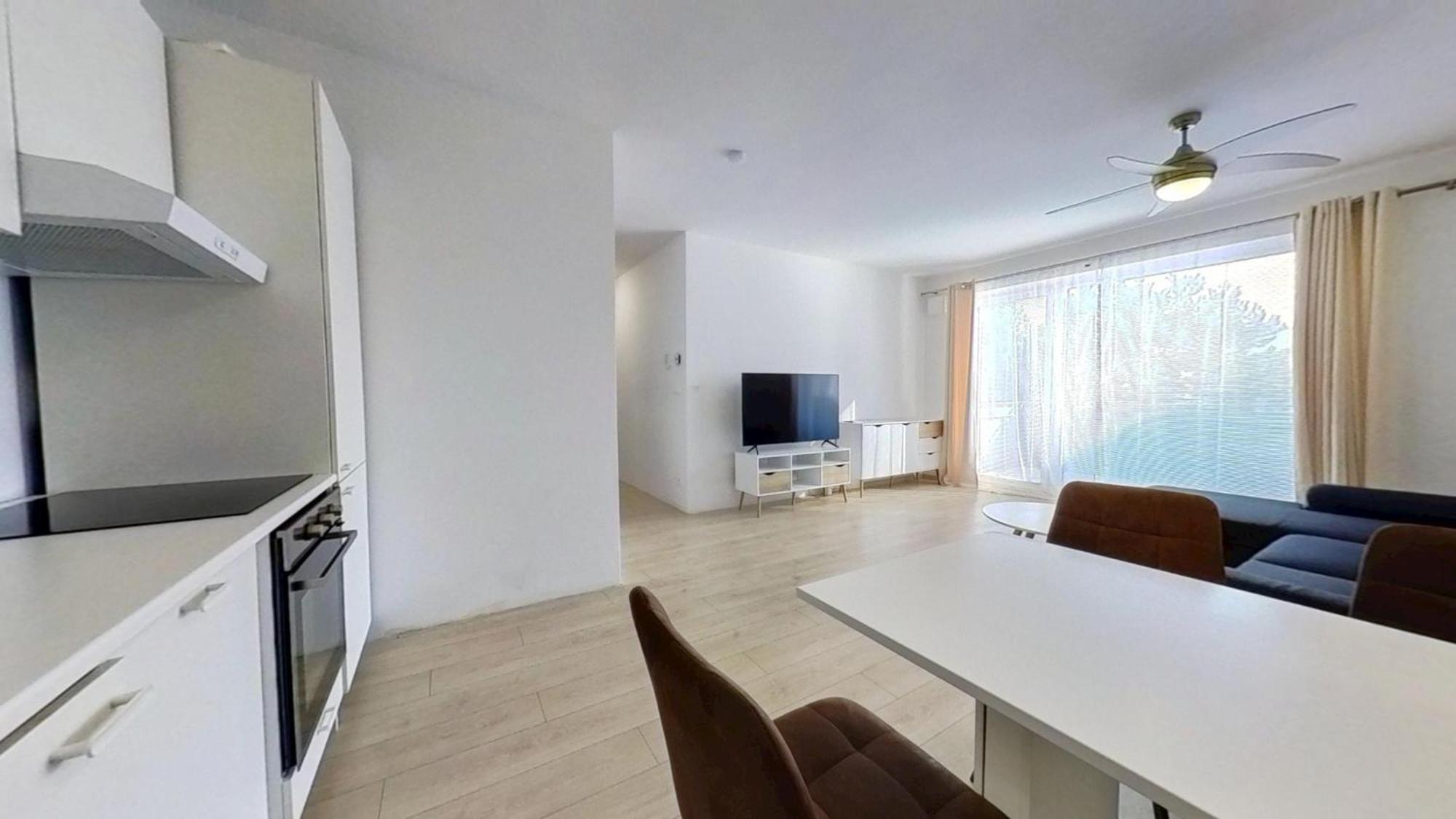 Air-Conditioned 2 Room Apartment, With Terrace, Rovinka, 302 Kültér fotó
