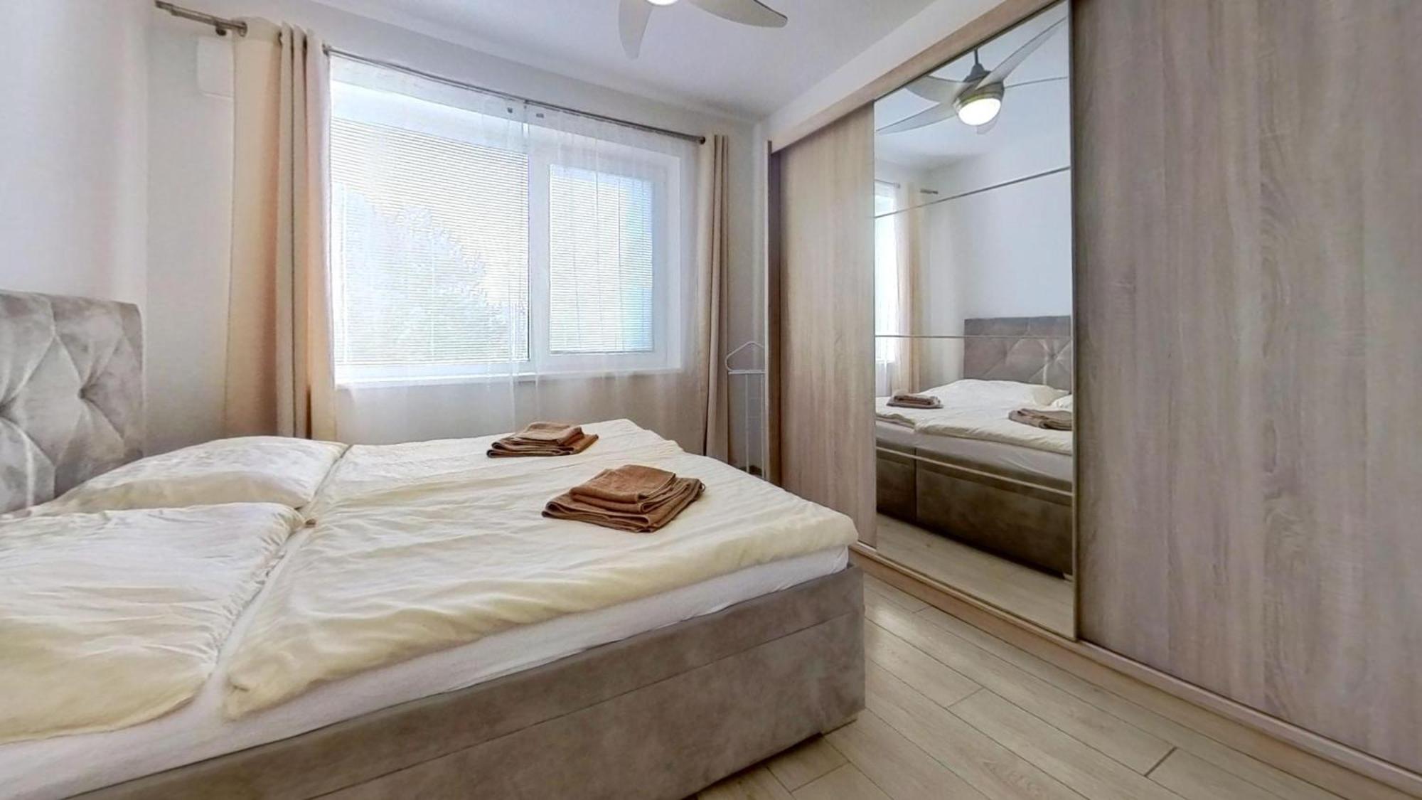 Air-Conditioned 2 Room Apartment, With Terrace, Rovinka, 302 Kültér fotó